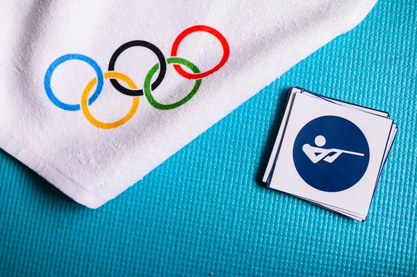 Du, JAPAN, JANUARY. 20 år. 2020: Skyting av piktogrammer og olympiske ringer. Opprinnelig tapeter til olympisk spill – stockfoto