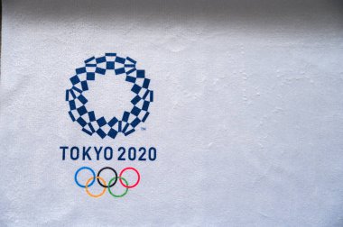 Tokyo, Japonya, Ocak. - 20. 2020: Tokyo 2020 Yaz Olimpiyatları logosu, beyaz düzenleme alanı