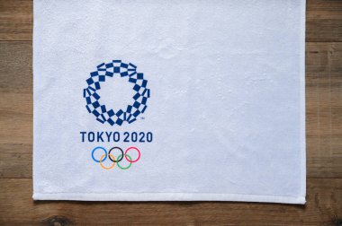 Tokyo, Japonya, Ocak. - 20. 2020: Tokyo 2020 Yaz Olimpiyatları logosu, beyaz düzenleme alanı