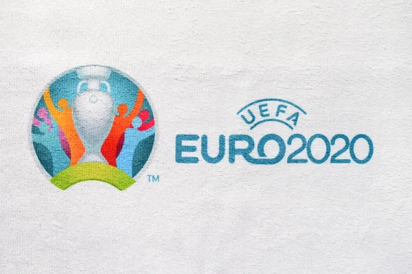 Madrid, Španělsko, duben. 25. 2020: Oficiální logo fotbalového turnaje Euro 2020, bílé pozadí — Stock fotografie