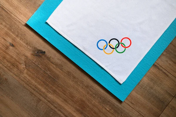 TOKYO, JAPAN, JANUARY. 20. 2020: Cercuri olimpice, fundal alb — Fotografie, imagine de stoc