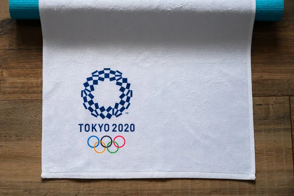 โตเกียว,ญี่ปุ่น,มกราคม 20 ค่ะ 2020: โลโก้โอลิมปิก, โตเกียว 2020, หลังสีขาว — ภาพถ่ายสต็อก