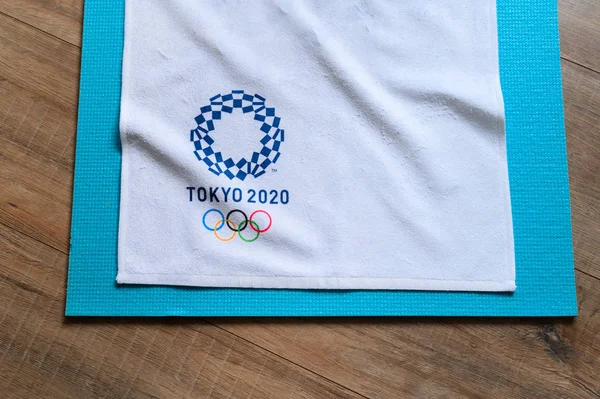 Tokió, Japán, január. 20. 2020: Tokyo 2020 logó, fehér és kék szerkesztési hely — Stock Fotó