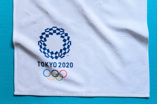 Tokio, Japonsko, leden. 20. 2020: Olympijské pozadí, Tokio 2020 logo, bílá editační plocha — Stock fotografie