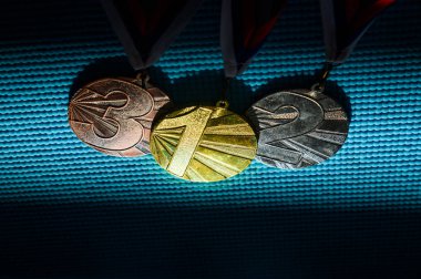 Spor geçmişi, altın, gümüş ve bronz madalya. Tokyo 2020 Yaz Olimpiyatları için orjinal duvar kâğıdı
