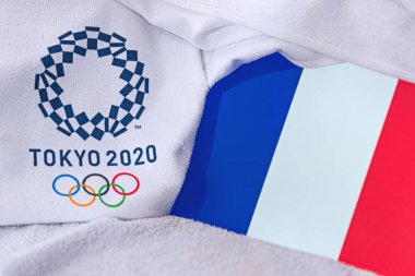 Tokyo, Japonya, Şubat. 4, 2020: Fransa Ulusal Bayrağı, Tokyo 2020 Yaz Olimpiyatları 'nın resmi logosu. Beyaz arkaplan