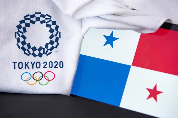 東京、日本、 2月。8 。2020年:パナマ、東京2020オリンピック、国旗、黒の背景 — ストック写真