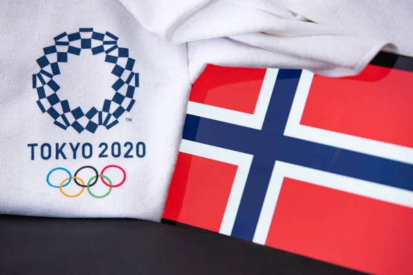 東京、日本、 2月。8 。2020年:ノルウェー、東京2020オリンピック、国旗、黒の背景 — ストック写真