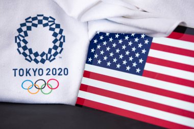 Tokyo, Japonya, Şubat. - Sekiz. 2020: Amerika Birleşik Devletleri Tokyo 2020 Yaz Olimpiyatları 'nda ulusal bayrak, siyah arkaplan