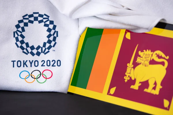 TOKYO, JAPON, FEVRIER. 8. 2020 : Sri lanka aux Jeux olympiques d'été à Tokyo 2020, drapeau national, fond noir — Photo