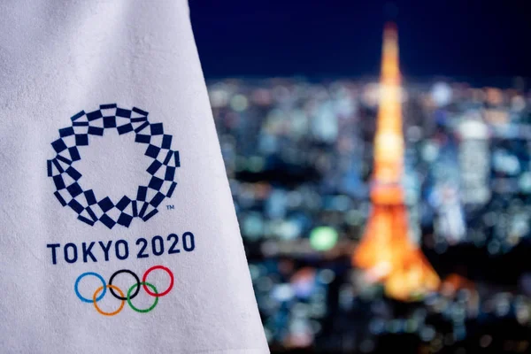 TOKYO, JAPAN, FEBRUARY. 14 tahun. 2020: Tokyo tower in night, Summer olympic game background, Tokyo 2020 — Stok Foto