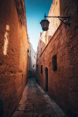 Malta 'daki Mdina caddeleri, güzel mimarisi olan tarihi bir şehir.
