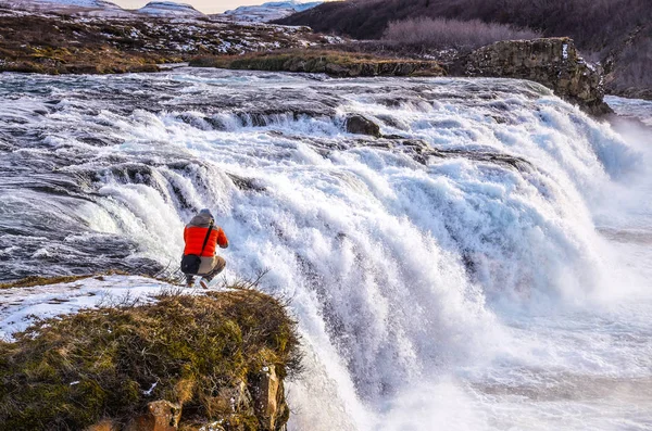 Iceland natureza, viagem de inverno foto na neve, aventura, viagem, caminhadas, montanhas . — Fotografia de Stock