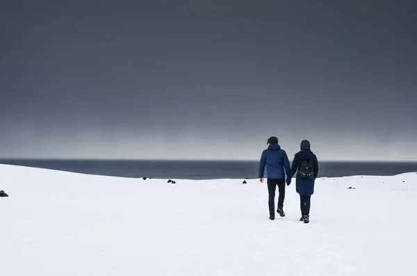 Iceland natura, zima podróż zdjęcie w śniegu, przygoda, podróż, turystyka, góry. — Zdjęcie stockowe