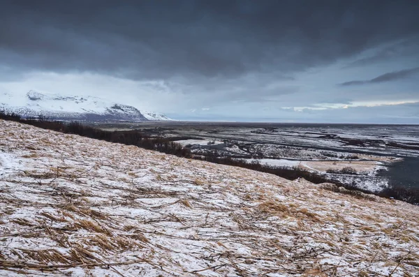 Iceland természet, téli utazás fotó hó, kaland, utazás, túrázás, hegyek. — Stock Fotó