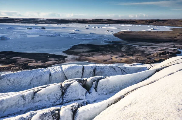 Island Natur, Winterreise Foto im Schnee, Abenteuer, Reise, Wandern, Berge. — Stockfoto