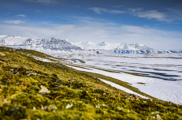 Iceland természet, téli utazás fotó hó, kaland, utazás, túrázás, hegyek. — Stock Fotó