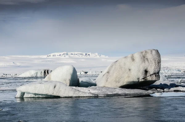 Iceland természet, téli utazás fotó hó, kaland, utazás, túrázás, hegyek. — Stock Fotó