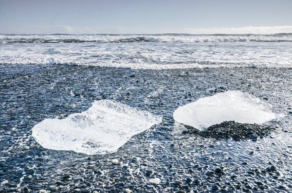 IJslandse natuur, winter reizen foto in sneeuw, avontuur, reis, wandelen, bergen. — Stockfoto