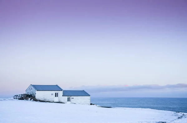 Iceland naturaleza, viaje de invierno foto en nieve, aventura, viaje, senderismo, montañas . —  Fotos de Stock