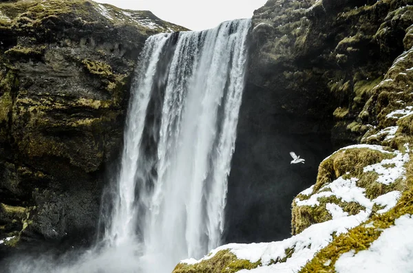 Natura iceland, foto viaggio invernale in neve, avventura, viaggio, escursionismo, montagna . — Foto Stock