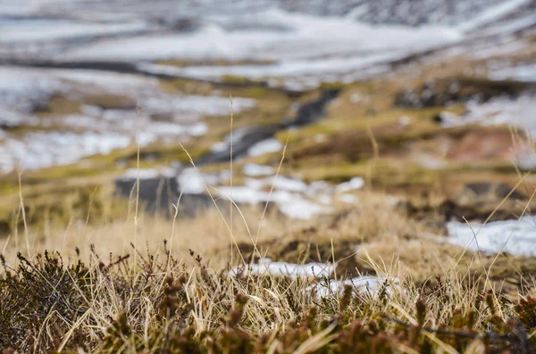 Island natur, vinter resor foto i snö, äventyr, resa, vandring, berg. — Stockfoto