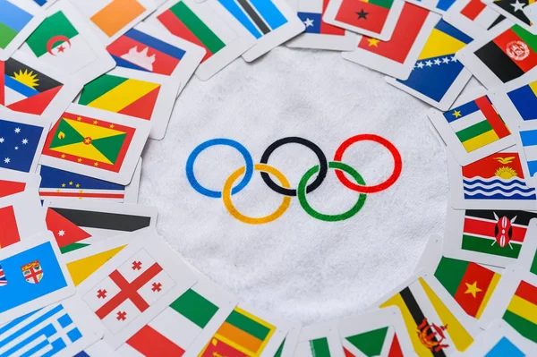 Parijs Frankrijk Februari 2020 Olympische Ringen Vlaggen Van Alle Landen — Stockfoto