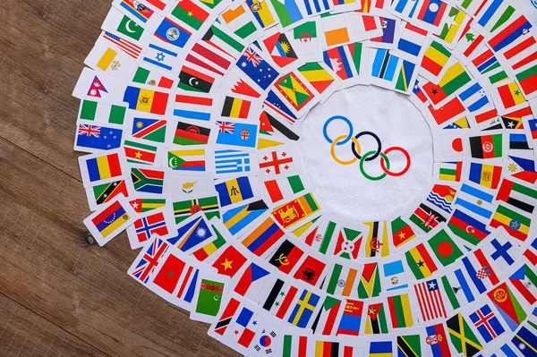 Paris Frankrig Februar 2020 Olympiske Ringe Flag Fra Hele Verden - Stock-foto