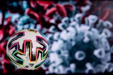 Paris, Fransa, Mart. 15 yıl. 2020: Futbol Euro 2020 Turnuvası Coronavirüs salgını nedeniyle iptal edildi veya ertelendi, resmi Euro 2020 topu,