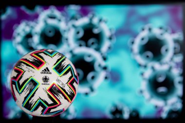 Paris, Fransa, Mart. 15 yıl. 2020: Futbol Euro 2020 Turnuvası Coronavirüs salgını nedeniyle iptal edildi veya ertelendi, resmi Euro 2020 topu,