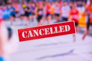 CANCELLED koşu etkinliği, maraton, Coronavirus Covid-19 Salgını 'nda yarım maraton yarışı.