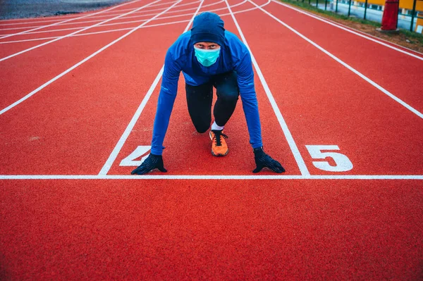 Runner Met Medisch Masker Coronavirus Pandemie Covid Europa Sport Actief — Stockfoto