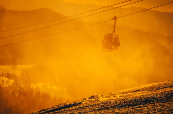 Luz Pôr Sol Laranja Estação Esqui Inverno Silhueta Teleférico Editar — Fotografia de Stock