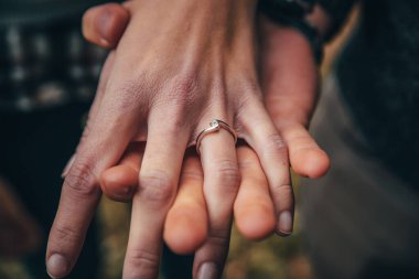 Evlilik yüzüğü, sevgililer günü konsepti fotoğrafı.