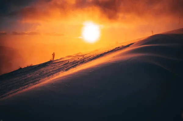 Belo Pôr Sol Nas Montanhas Dos Alpes Italianos Esquiador Fundo — Fotografia de Stock