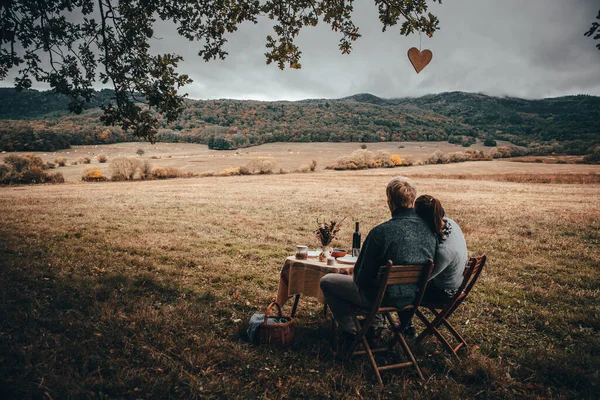 Vintage Gekleurde Foto Tafel Bereid Voor Lunch Herfst Natuur Picknick — Stockfoto