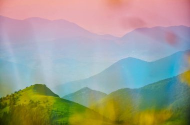 Çiçek ve dağlar - yumuşak doğa arkaplanı - kopyalama alanı ile