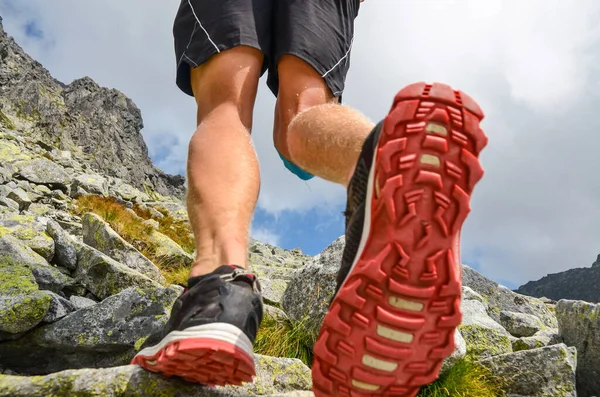 Nohy Turistů Horách Sportovní Aktivní Fotografie — Stock fotografie