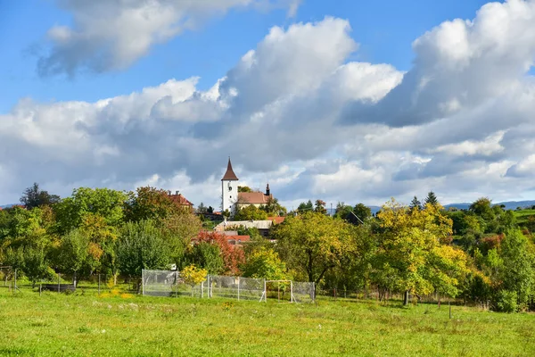 Kostel Vesnice Venkovské Krajině — Stock fotografie