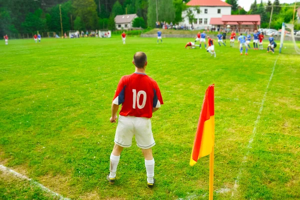 Fotbollsspelare Grön Tonhöjd Söndag Lokal Match — Stockfoto