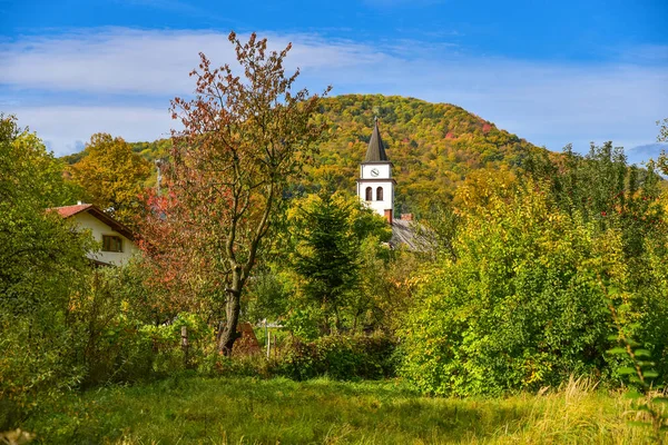 Venkovská Podzimní Krajina Stromy Kostel — Stock fotografie