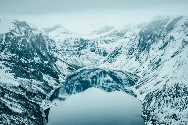 White Winter Skandinaviskt Landskap Resa Norge Konceptfoto — Stockfoto