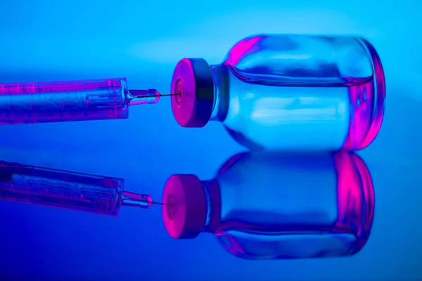 Medical Ampoules Syringe Blue Background — Stock Photo, Image