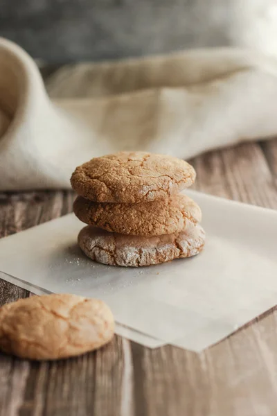 Cookie Uri Migdale Masa Lemn Compoziție Romantică — Fotografie, imagine de stoc