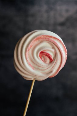 Çubukta krema. Lezzetli çıtır kraker