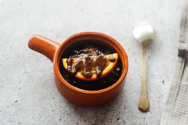 Delicious Chocolate Pudding Orange Potted Pudding Table — Stock Photo, Image