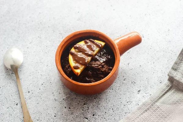 Delicioso Pudín Chocolate Con Naranja Pudín Maceta Mesa — Foto de Stock