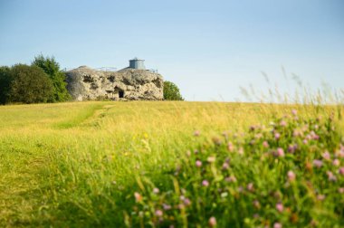 Dobrosov savaş sonrası sığınağı bir tepede, halka açık..