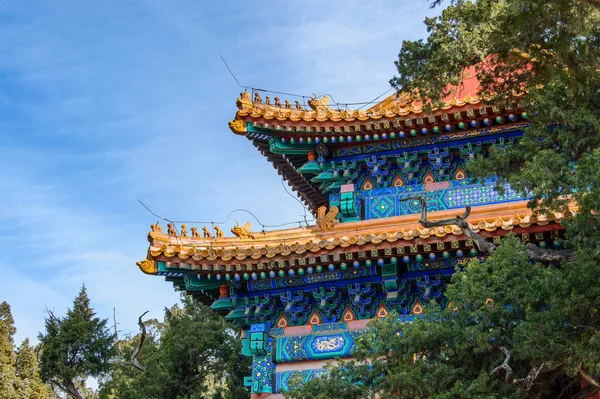 Telhados Ricamente Decorados Casas Chinesas Pequenos Detalhes Coloridos Com Figuras — Fotografia de Stock