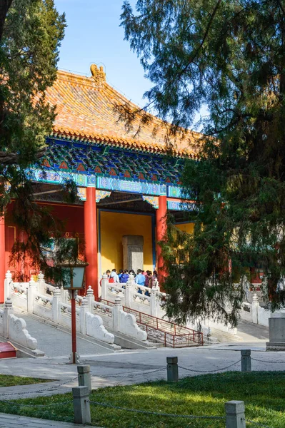 Edifícios Chineses Clássicos Estilo Antigo Praça Bem Conservada Frente Edifício — Fotografia de Stock